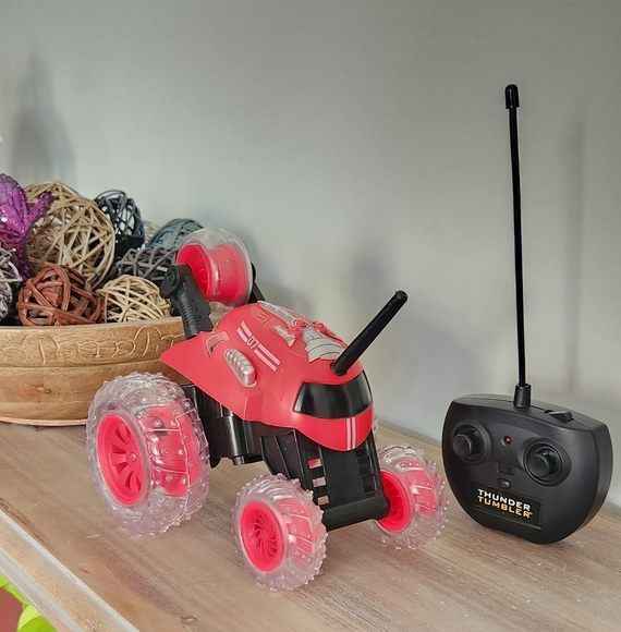 ๐๐ฅ Red Thunder Tumbler RC Stunt Car โ Pre-Owned, Fully Functional - perfect - Picture 2 of 15